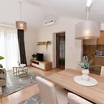 Amico Apartman *