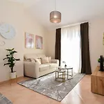 Amico Apartment *